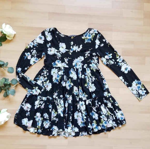 Brandy Melville Dresses & Skirts - Brandy melville floral babydoll long sleeve dress